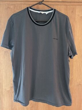 Calvin Klein Tee XL